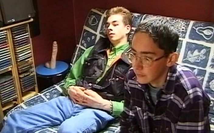 Gay 90's Vintage Porn: Concupiscioso contato com a pele masculina # 4