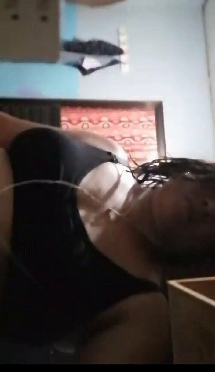 Carol Rayos De Guzman: Le dita nella mia figa per masturbarmi e infine sborrare