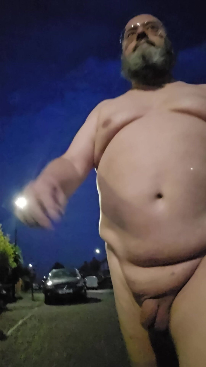 big_davec: Nude Walk Around the Neighborhood