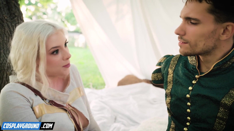 Cosplayground: Gia Jasmin a très envie de la longue bite bien...