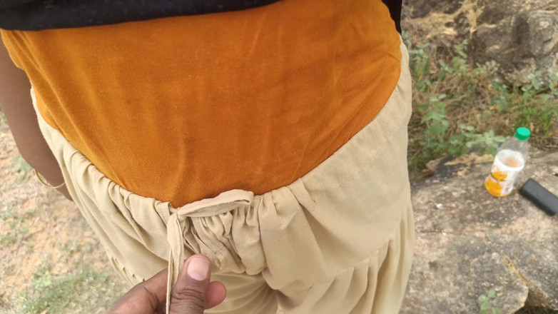 Pushpa studio: Married Women Given Her Boyfriend and Enjoying Outdoor Suck
