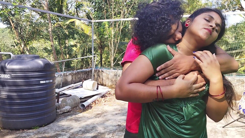 Vaigavarun45: Out Door Sex, Vaishnavy and Sharun Raj Out Door Romance...