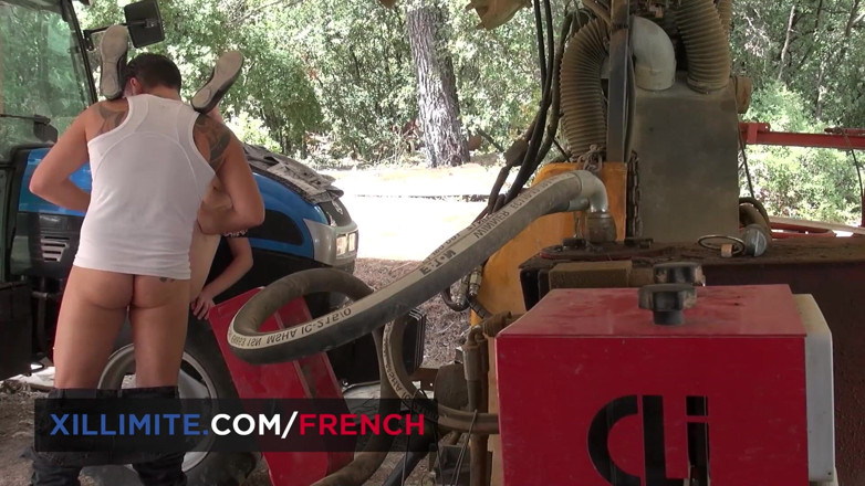 French girls at work: Sexo en el campo con un granjero
