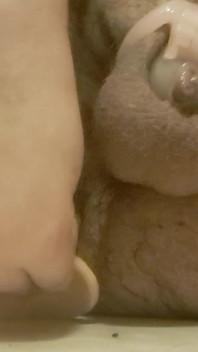 통통한 Sissy 순결에 사정
