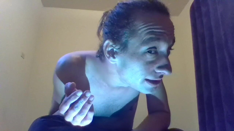 LilTaste: Transgirl Shaving Her Face