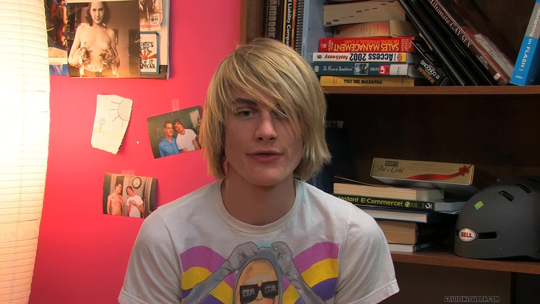 Beddable Boys: Chatty Twink Preston Andrews geeft een interview