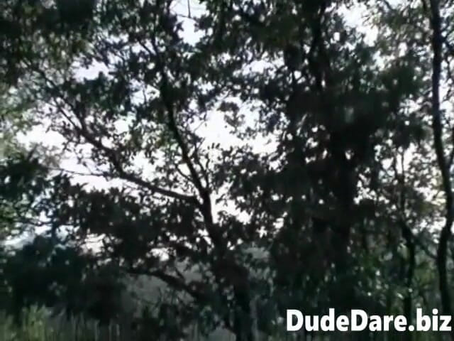 DudeDare: ブルネットは金髪の彼氏にキスをしながら彼の嫌いな人を粉砕