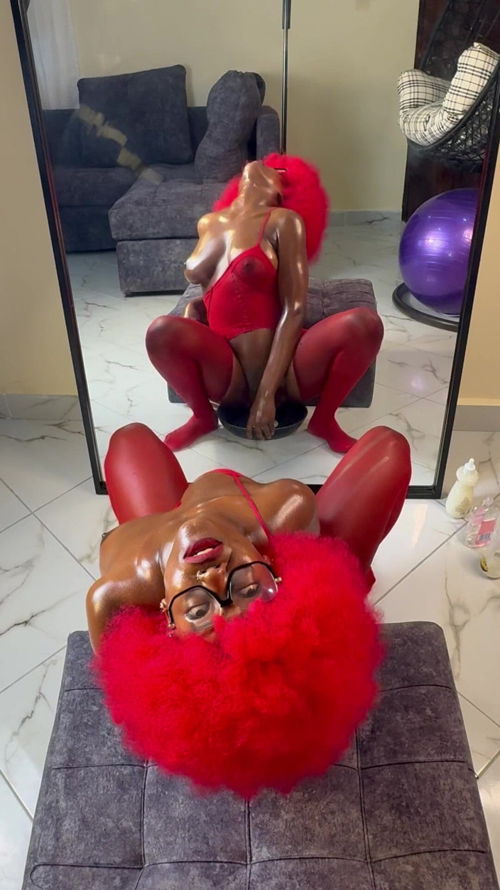 SEXXY-DAISY: Szef Daisy w pełnej obsłudze dziś, więc proszę być moim...