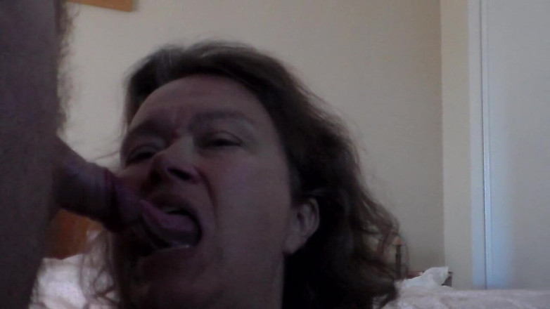 Sex hub couple: Jen is sucking on Johns cock and a dildo