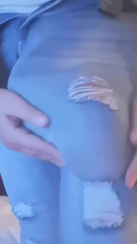 Monstruo de bombeo de bulto jean