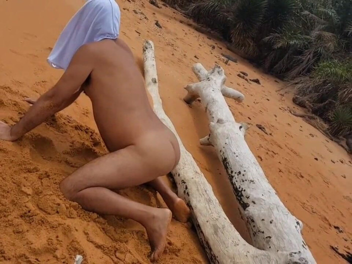 Ladysilvas: Ladysilva Nahá na pláži přijďte šukat můj sexy zadek