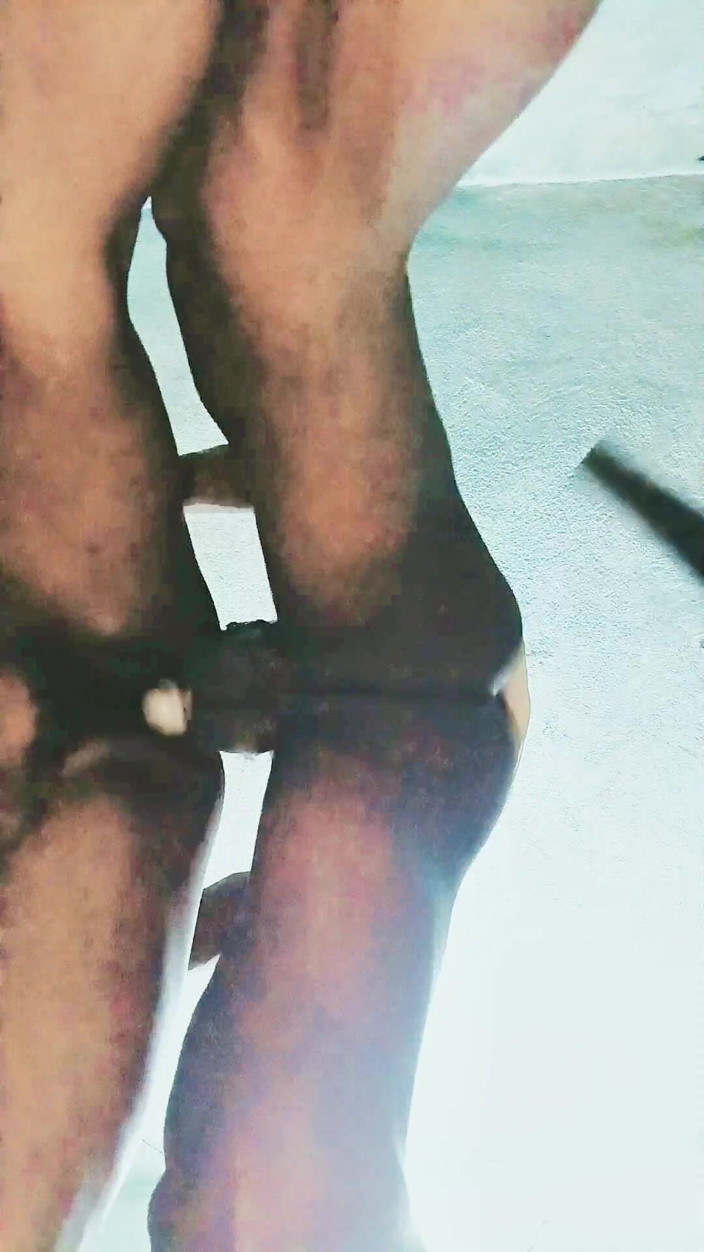 OddManual37: Pengasuh desi bhabhi