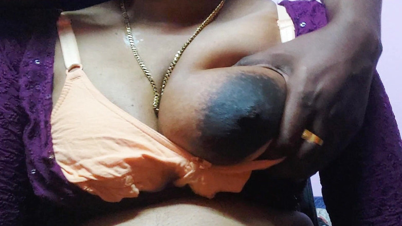 Desi Mohini: Indisk het tjej förförd av den unga mannen