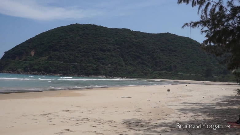 Bruce-and-Morgan: Piss Love and Facial at the Beach