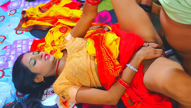 BadAim6: Öğrenci öğretmen orada odada büyük yarakla sert sikişiyor Hintçe ses