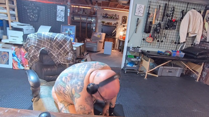 City hog: Rover is total pumped up nips cock