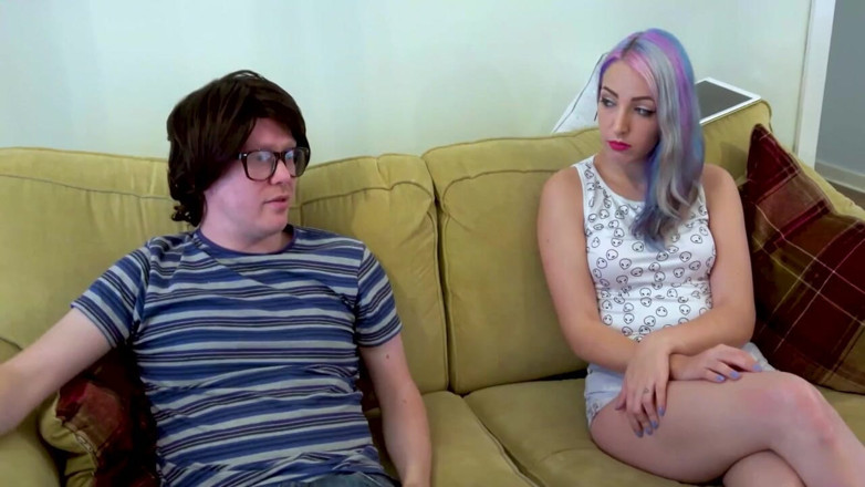 Nerd Pervert: Liz Rainbow - flyby сосет