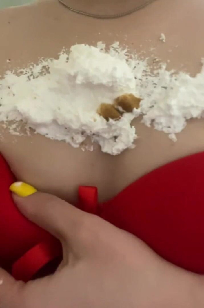 Monnycka: Dolce cupcake sulle tette
