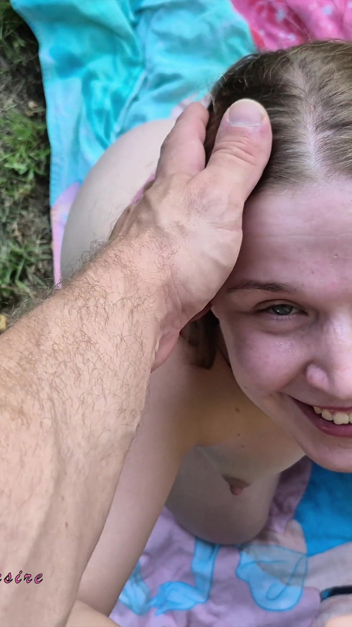 Petite blond your pure desire: झील में तैरने के बाद, यह सर्वश्रेष्ठ के लिए समय है