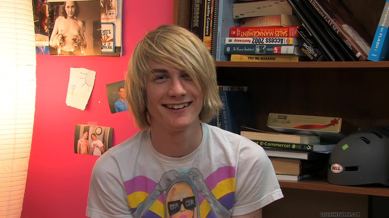 Beddable Boys: Chatty Twink Preston Andrews udziela wywiadu