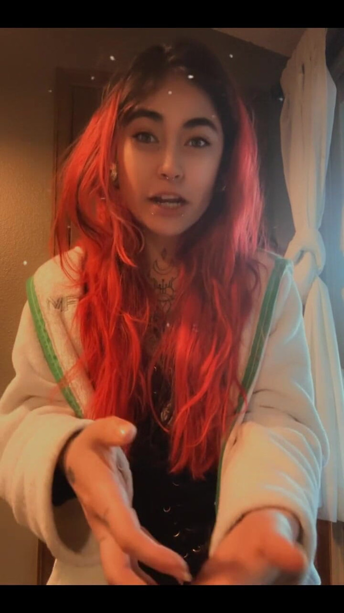 lilRavenFox: She’s Doing Okay, but We’re Having to Push up Her...