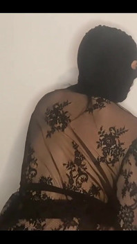 Milfycalla era una mujer que vivía sola en un pequeño apartamento en el corazón de la ciudad