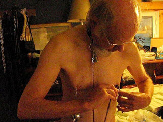 Fastninja's studio: Extrémní hra s bradavkami