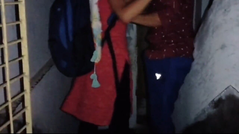 East indian group: Tuition Me Aaye Student Rath Ki Andderi Me Ghapghup Video