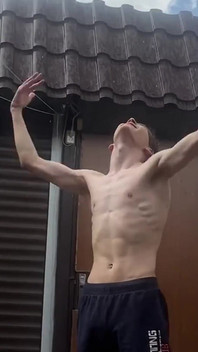 399581438682341376.mp4