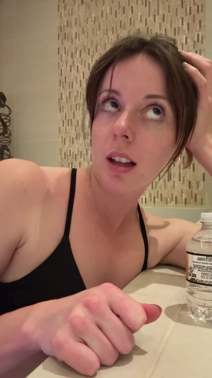 Nadia Foxx: Jet orgasme dans un spa !