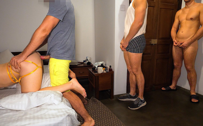 ProgrammersWife: Pozwoliłem 2 fanom pochylić mnie - mój mąż czekał ostatni i dał...