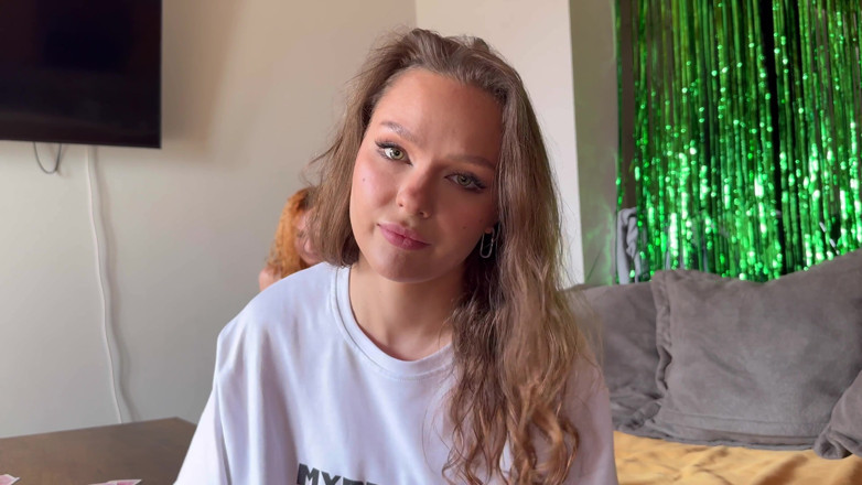 Alexa Poshspicy: POV: Przyjaciółka przyrodniej siostry postawiła jej usta w karty i...