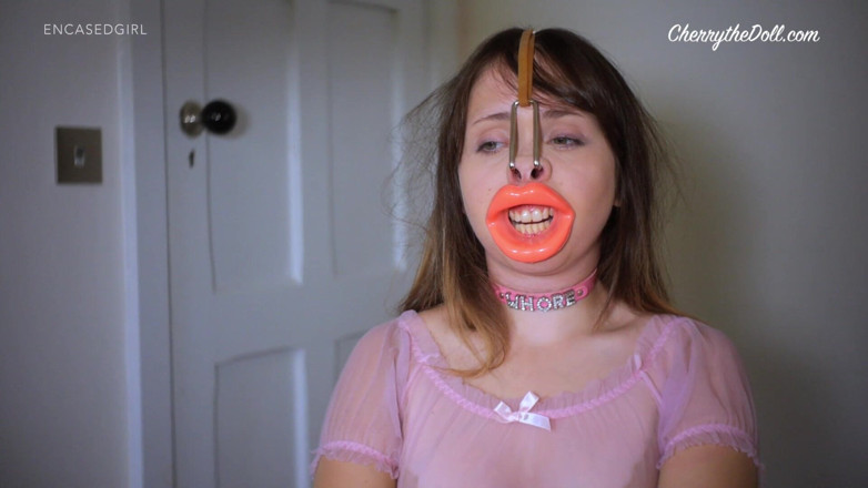 Cherry The Doll: Nylon encassé