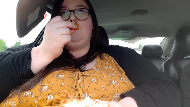 SSBBWLadyBrads: Awek montel super saiz memanjakan jari KFC