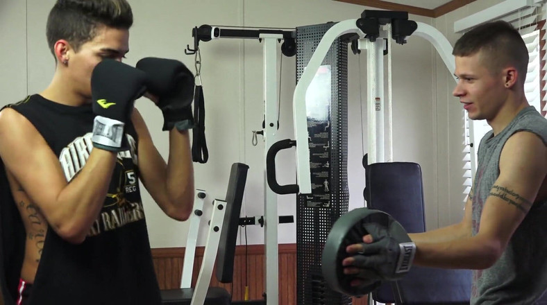 Colby Knox: Walcz i jebanie