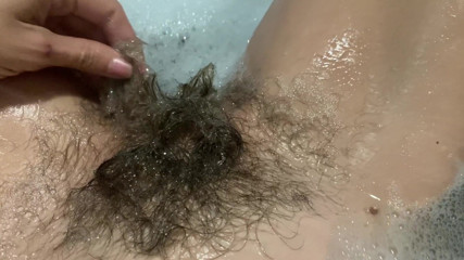 Cuteblonde666: ขนหีดกดำใต้้ำในอ่างอาบน้ำ
