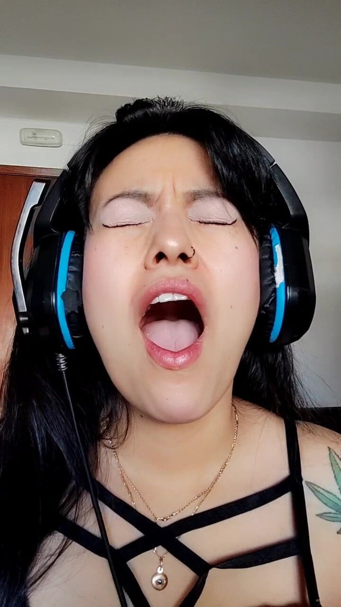 Maquinasperfectas: オナニーして私の顔に射精する