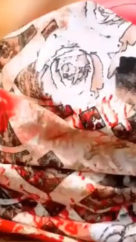 La cameriera indiana fa sesso infedele con il proprietario nella fattoria all'aperto