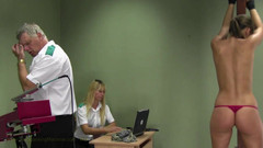 The Spanking Machine: Caprice4 Spanking Machine - Bičování na holá záda