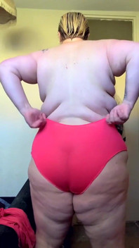 Bbwbootyful besahnender körper nach der dusche