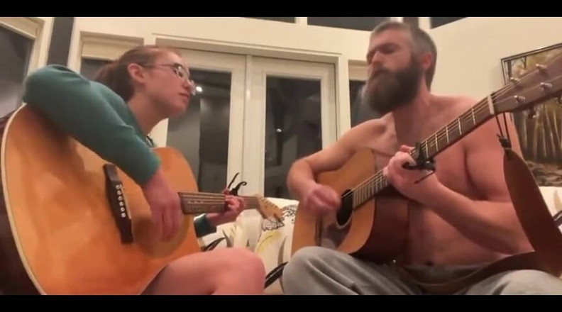 BrandiBraids: Derek en ik hebben een origineel lied geschreven