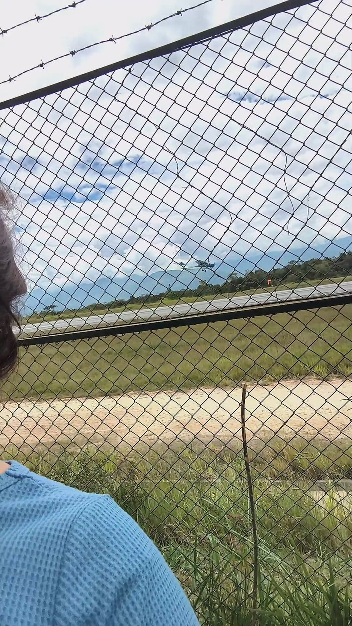 AngyAmazon: Finger im freien gefickt und fast erwischt