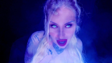 Goddess Misha Goldy: Točitá po ptákovi