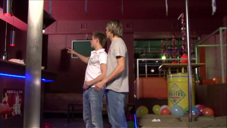 Boys boyz: Spiky Haired Twink Rides His Partner's Thick Cock