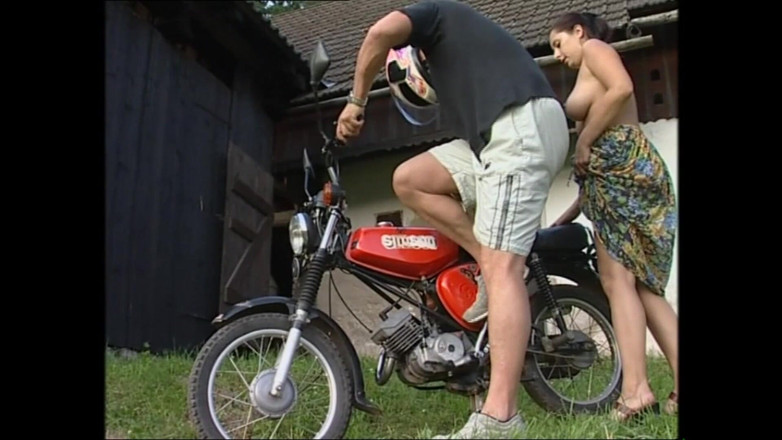 Muschi movie official: Unwanker eșuat își pariază soția la Poker și o urmărește cum este...