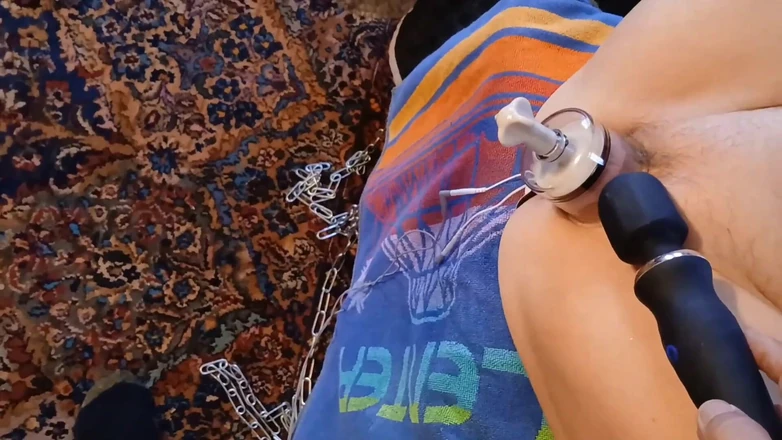 Gussfuss: The Year in Bondage 006