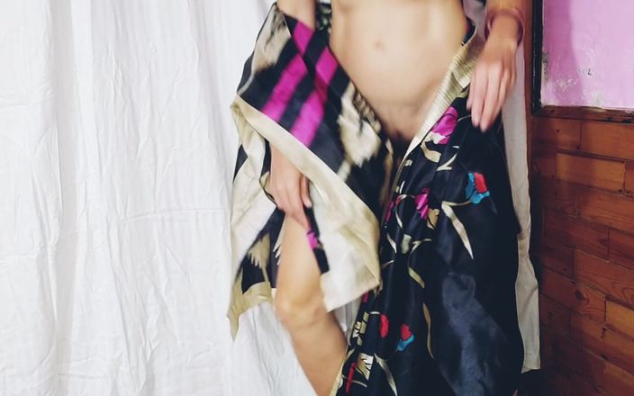 Bolly Karma: セクシーな熟女が私のコックを保持 - ごっくん、フェラチオ、BBC