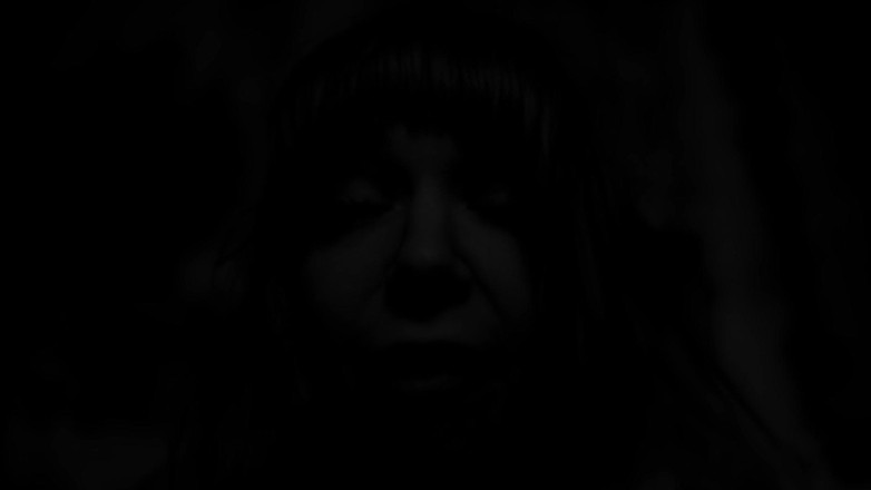 Jolie Lyon: Macecha náboženského přítele zoufale touží po tvém semene