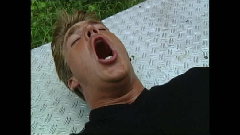 Wonderful Hot World X: 两个惊人的年轻荡妇被大鸡巴消防员性交和射在嘴里