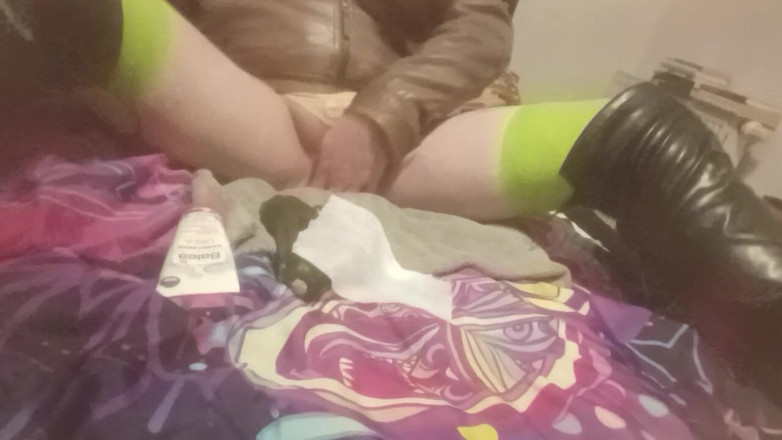 JujuTV: Bitchboyass Macht Es Sich Diesmal Mit Einer Zucchini